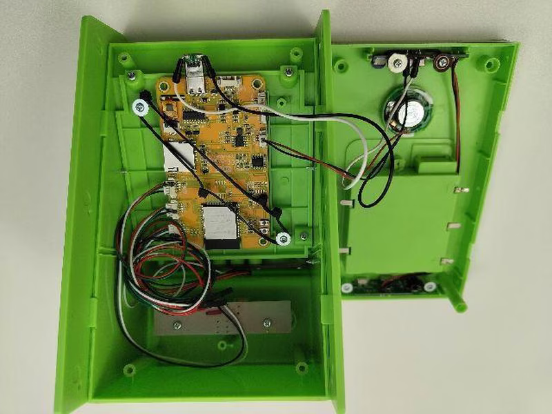 Internal mounting of the CYD inside the cabinet